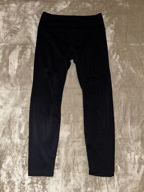 ZYIA Women’s 6-8 Black Leggings with Slitted Accents Capri Length